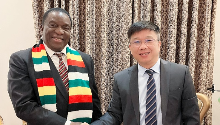 津巴布韦总统亲切会见赛事333资源集团董事长王平卫