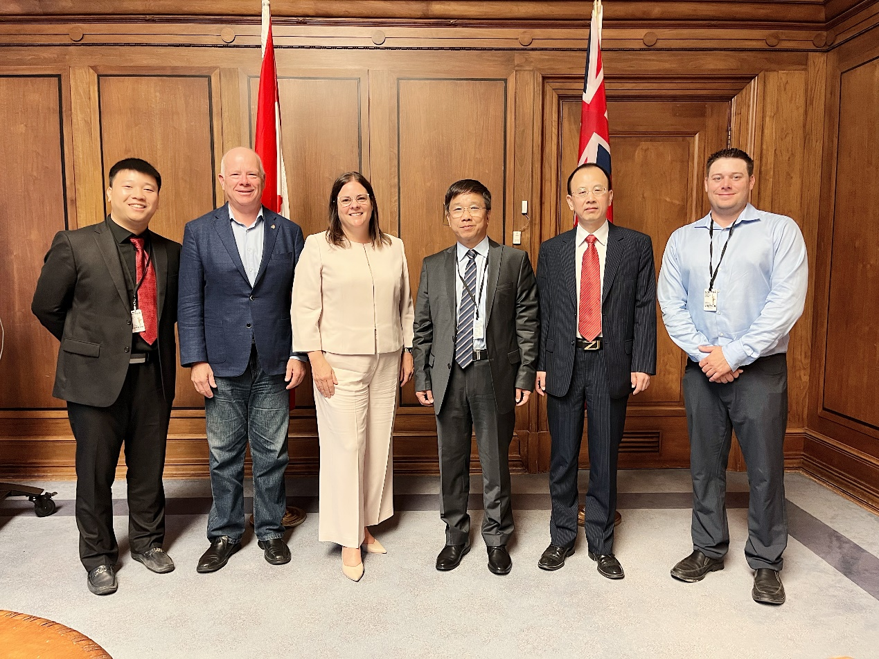 赛事333资源集团董事长王平卫拜会加拿大曼尼托巴省省长